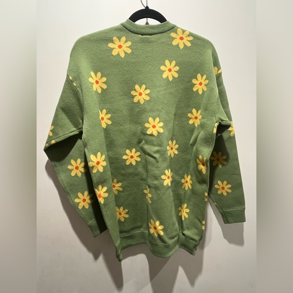 Disney Winnie the Pooh N Friends Floral Women's Cardigan - Picture 4 of 10